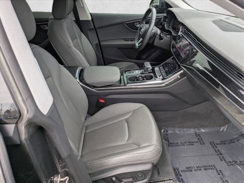 Used 2019 Audi Q8 Premium Plus w/ Premium Plus image 21