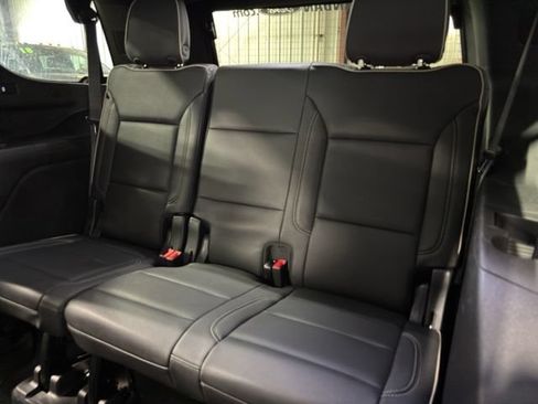 Used 2023 GMC Yukon SLT w/ SLT Luxury Package AWD/4WD image 23
