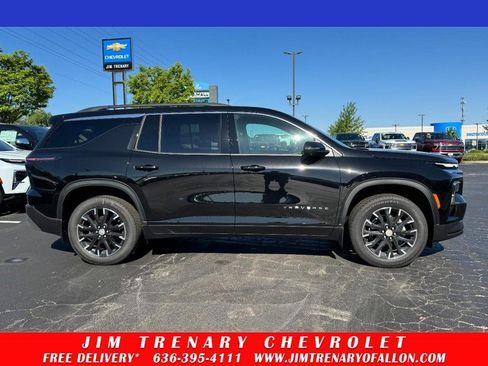 New 2026 Chevrolet Traverse LT w/ Sun and Wheel Package FWD image 1