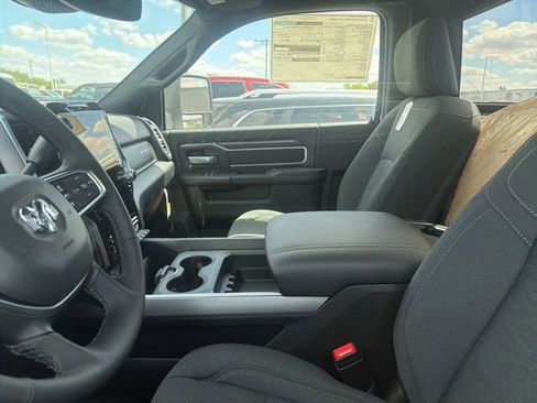 New 2026 RAM 3500 Big Horn AWD/4WD image 9