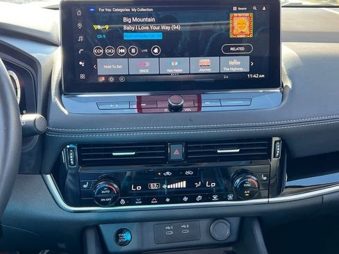 Certified 2024 Nissan Rogue SL w/ SL Premium Package FWD image 19