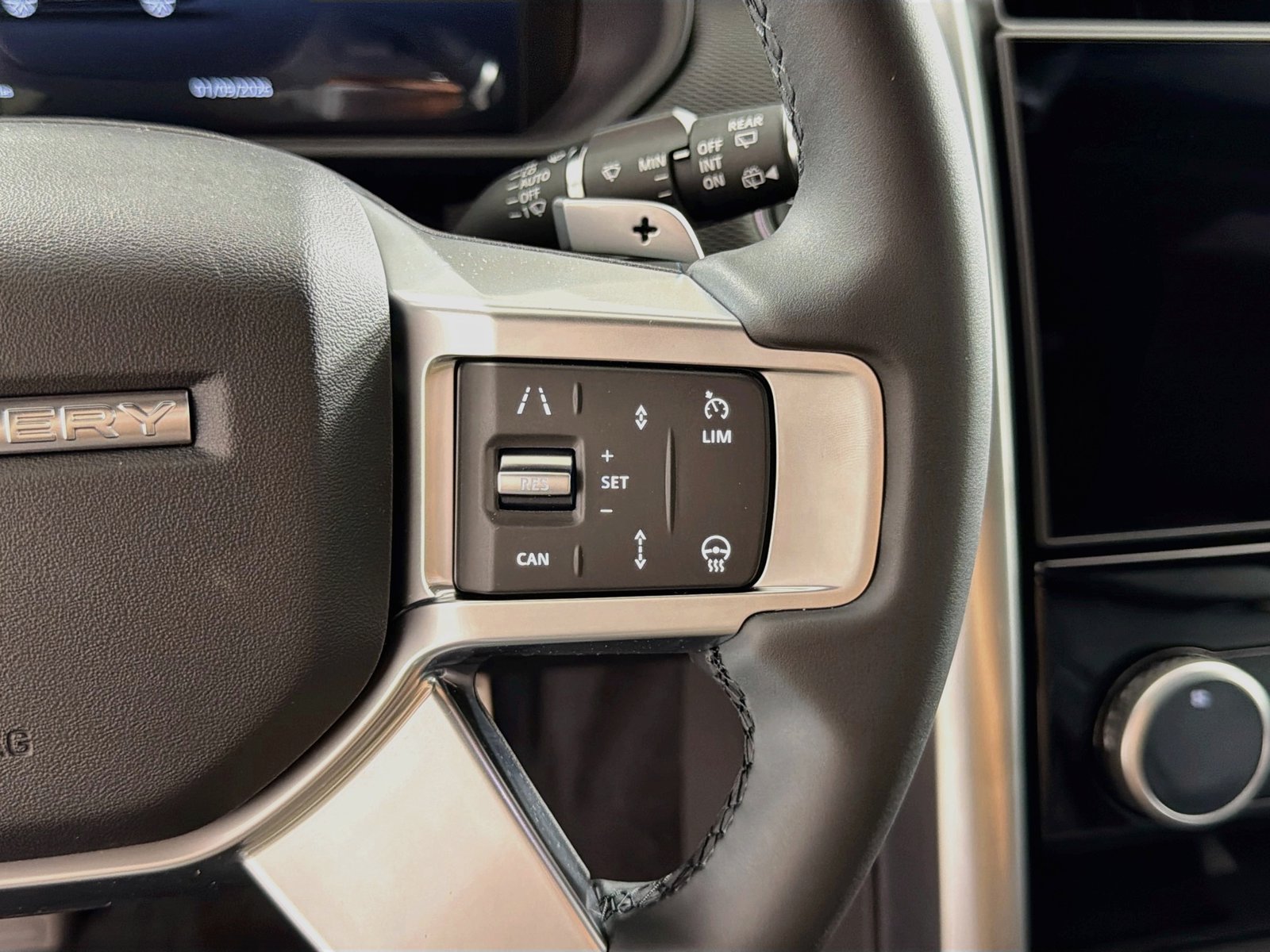New 2026 Land Rover Discovery Limited Edition AWD/4WD image 13