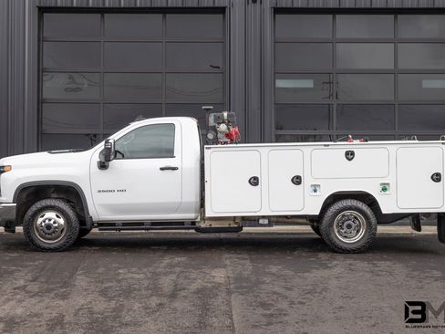 Used 2022 Chevrolet Silverado 3500 W/T w/ WT Fleet Convenience Package image 4