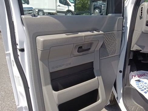 New 2027 Ford E-450 and Econoline 450 Super Duty w/ Power Equipment Group RWD image 11