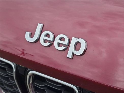 Used 2023 Jeep Grand Cherokee Limited AWD/4WD image 10
