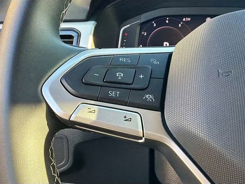 Used 2023 Volkswagen Atlas SEL AWD/4WD image 36