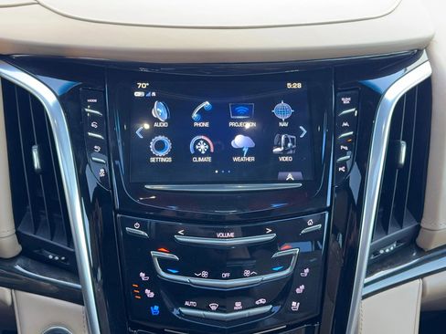 Used 2020 Cadillac Escalade ESV Platinum image 30