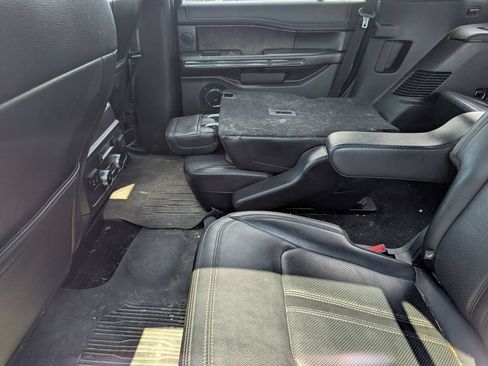 Used 2018 Ford Expedition Limited w/ Equipment Group 301A AWD/4WD image 8