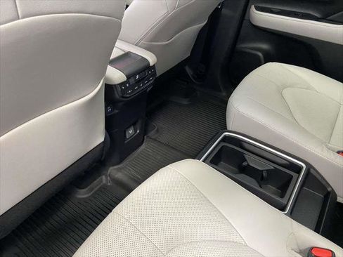 Certified 2026 Toyota Grand Highlander Platinum image 15