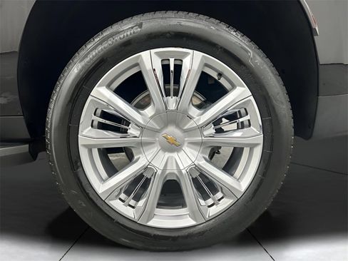 Used 2022 Chevrolet Suburban High Country image 22
