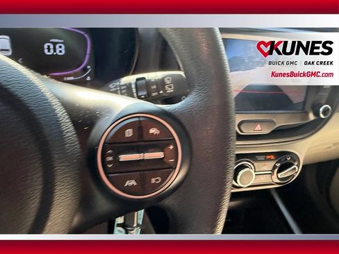 Used 2025 Kia Soul LX w/ LX Technology Package FWD image 21