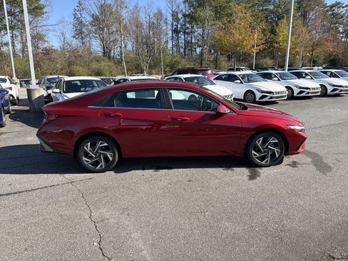 New 2026 Hyundai Elantra Limited image 8