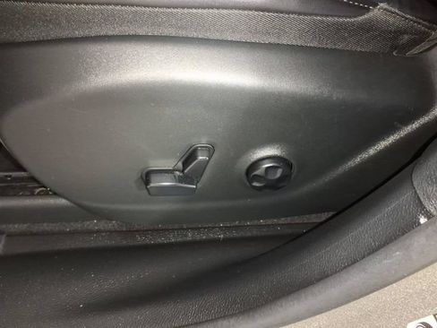 Used 2020 Jeep Cherokee Trailhawk w/ Cold Weather Group AWD/4WD image 15