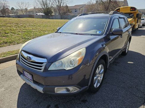 Used 2010 Subaru Outback 3.6R Limited w/ Protection Package 1A image 3