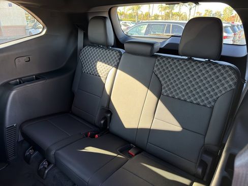 New 2026 GMC Acadia Denali image 9