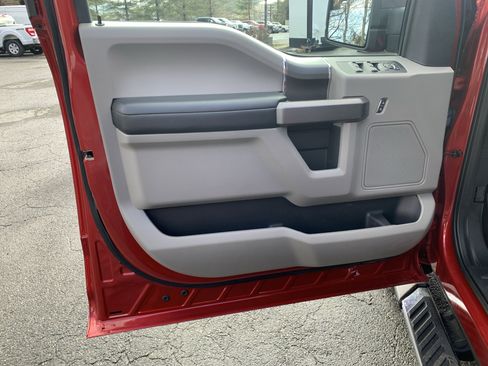 Used 2020 Ford F150 XLT w/ Equipment Group 302A Luxury image 9