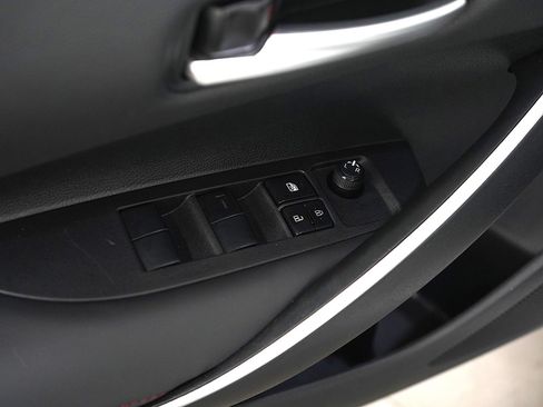 Used 2023 Toyota Corolla SE image 18