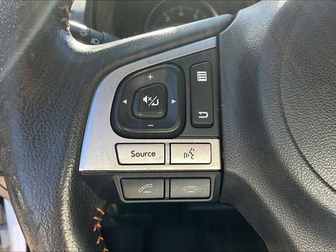 Used 2017 Subaru Crosstrek 2.0i Premium AWD/4WD image 8