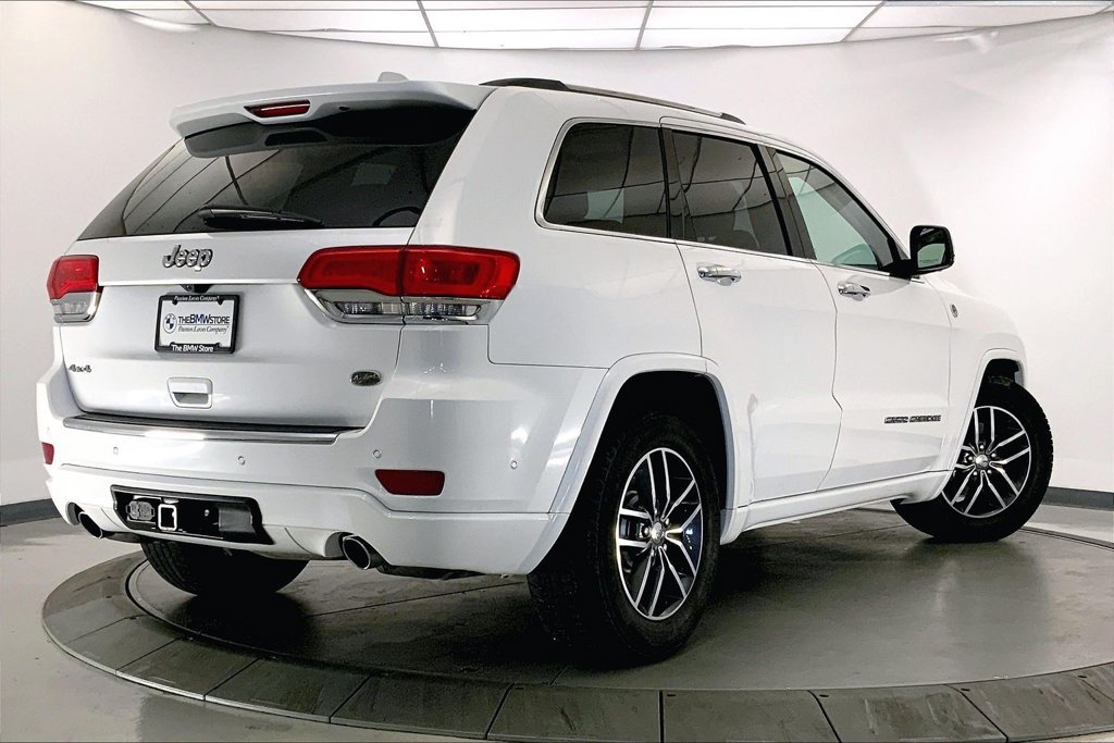 Used 2018 Jeep Grand Cherokee Overland AWD/4WD image 12