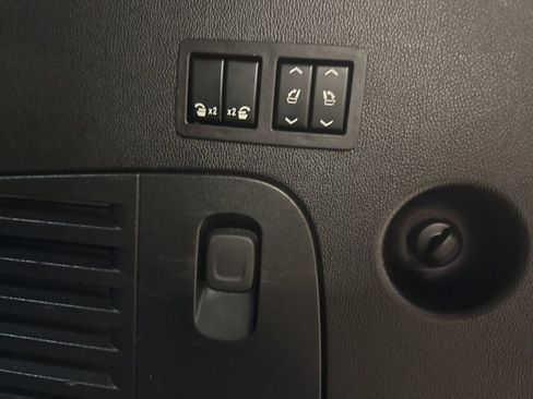 Used 2018 GMC Yukon SLT w/ Open Road Package image 50