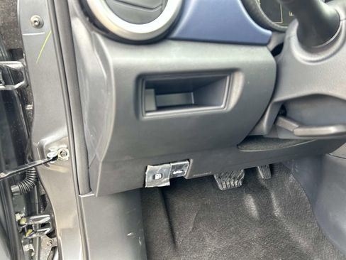 Used 2025 Nissan Versa SV w/ Trunk Package image 19