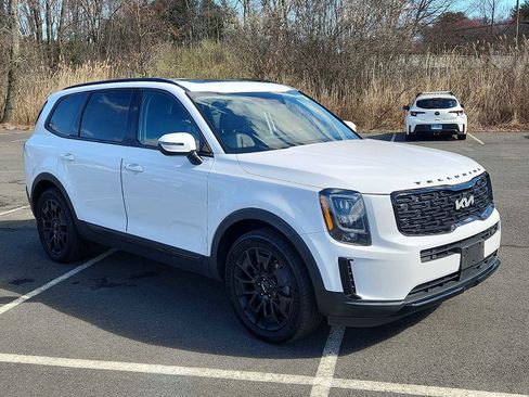 Used 2022 Kia Telluride EX w/ EX Premium Package AWD/4WD image 3