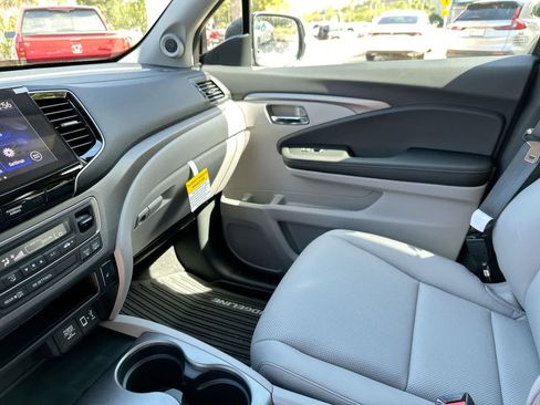 Used 2023 Honda Ridgeline RTL image 11