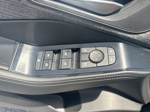 Used 2022 Nissan Rogue SV AWD/4WD image 23