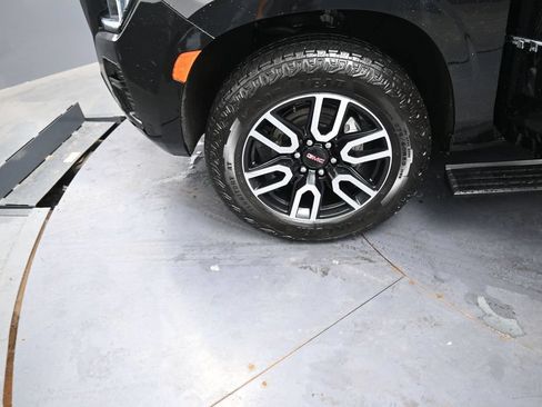 Used 2024 GMC Yukon AT4 w/ AT4 Premium Package AWD/4WD image 15