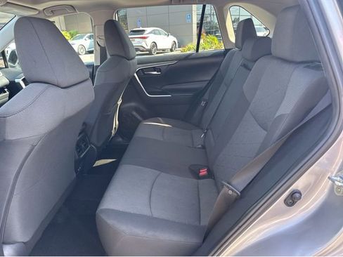 Used 2022 Toyota RAV4 XLE w/ Convenience Package AWD/4WD image 18