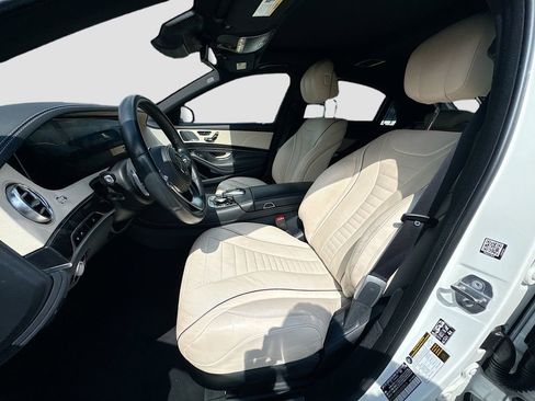 Used 2020 Mercedes-Benz S 560 Sedan w/ Premium Package image 23