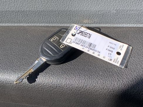 Used 2015 Ford F350 XL w/ Power Equipment Group image 19