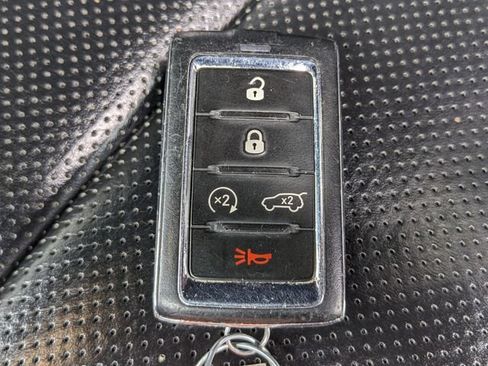 Used 2022 Jeep Grand Cherokee L Overland w/ MOPAR Finishing Package AWD/4WD image 33