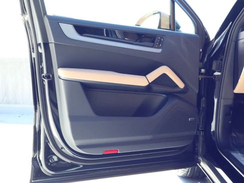 New 2026 Porsche Cayenne Coupe image 13