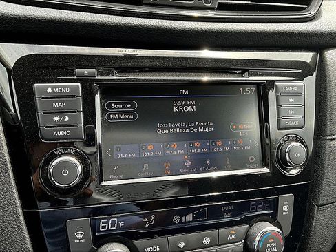 Used 2018 Nissan Rogue SV w/ Premium Package image 22