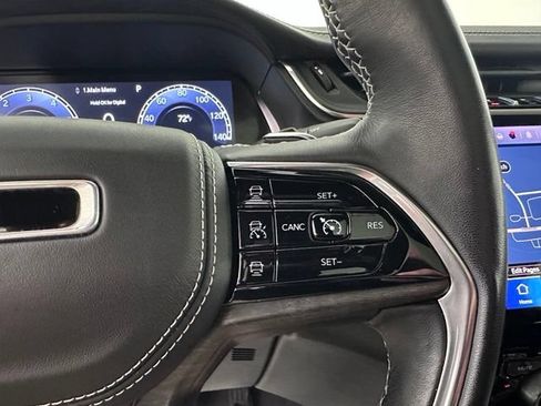 Used 2022 Jeep Grand Cherokee Overland AWD/4WD image 26