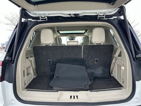 Used 2021 Lincoln Navigator Reserve w/ Luxury Package image 28