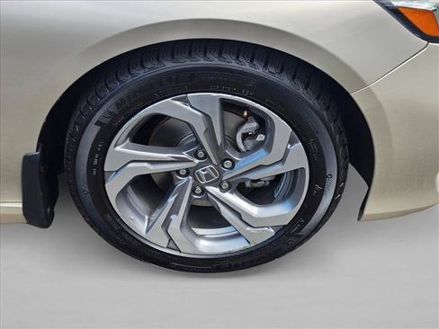 Used 2019 Honda Accord EX image 8