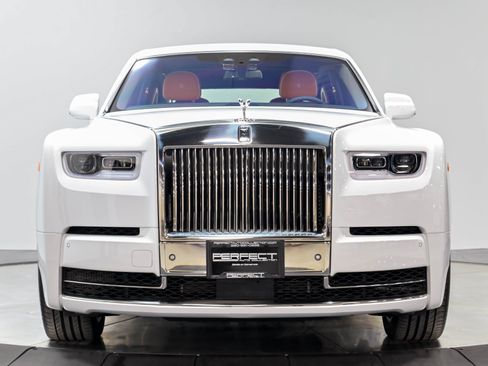 Used 2022 Rolls-Royce Phantom Sedan w/ The Phantom Package RWD image 61