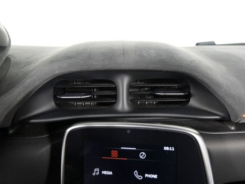 Used 2023 McLaren Artura RWD image 16