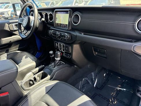 Used 2022 Jeep Wrangler Unlimited Sahara image 27