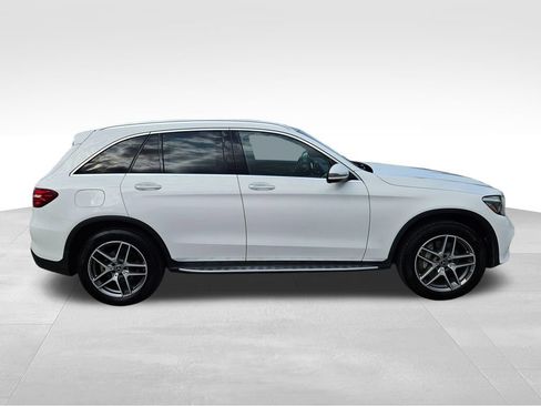 Used 2019 Mercedes-Benz GLC 300 4MATIC image 4