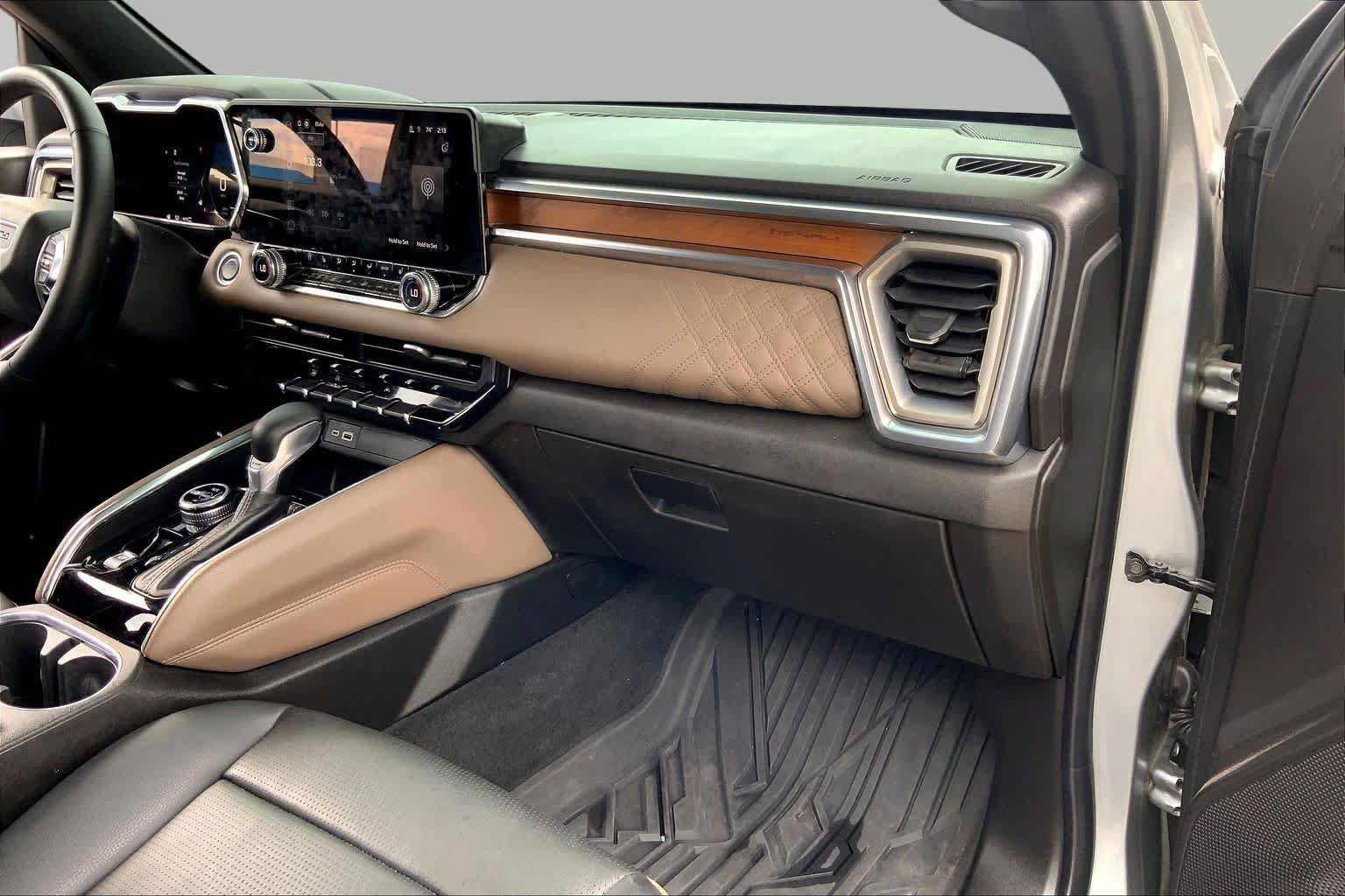 Used 2024 GMC Canyon Denali AWD/4WD image 19