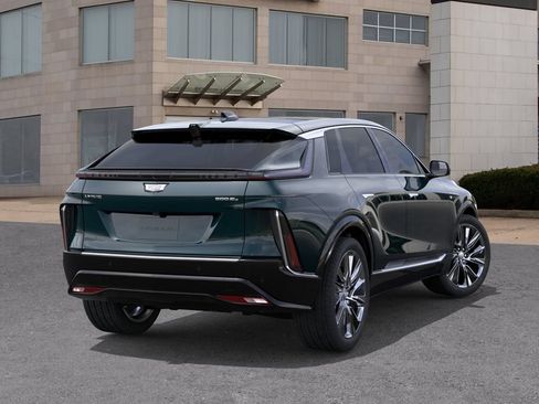 New 2026 Cadillac Lyriq Signature Luxury AWD/4WD image 4