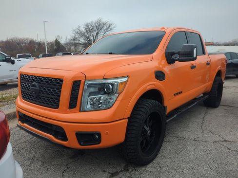 Used 2017 Nissan Titan PRO-4X image 1
