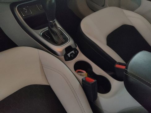 Used 2018 Jeep Compass Latitude w/ Popular Equipment Group FWD image 26