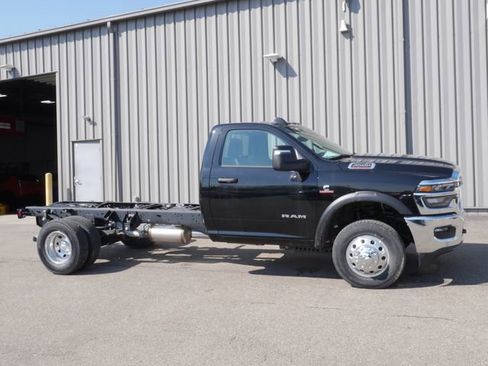 New 2026 RAM 3500 Big Horn AWD/4WD image 5