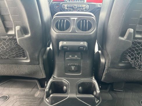 Used 2022 Jeep Gladiator Rubicon w/ LED Lighting Group AWD/4WD image 26