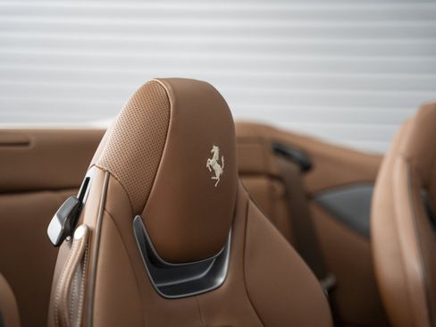 Used 2021 Ferrari Portofino RWD image 32
