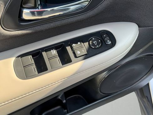Used 2022 Honda HR-V LX image 17